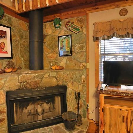 Oktoberfest Themed Cabin In Woods Stream #14 Хелън Екстериор снимка