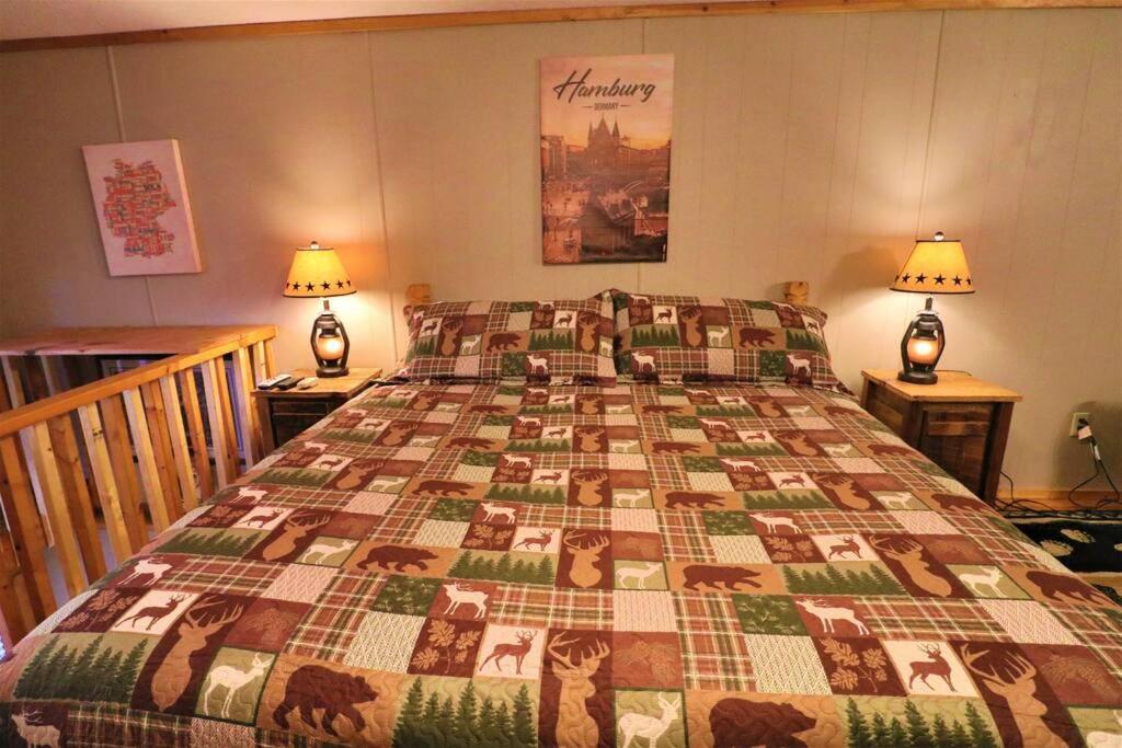 Oktoberfest Themed Cabin In Woods Stream #14 Хелън Екстериор снимка