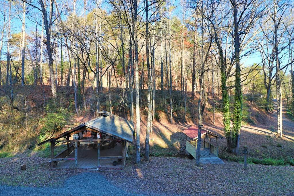 Oktoberfest Themed Cabin In Woods Stream #14 Хелън Екстериор снимка