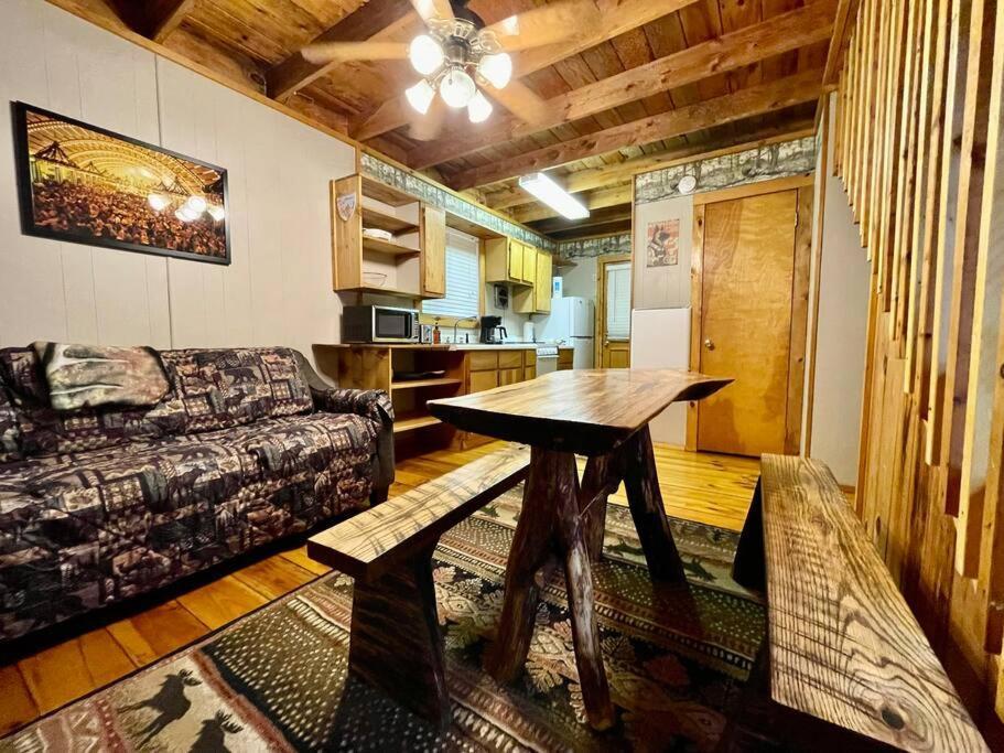 Oktoberfest Themed Cabin In Woods Stream #14 Хелън Екстериор снимка
