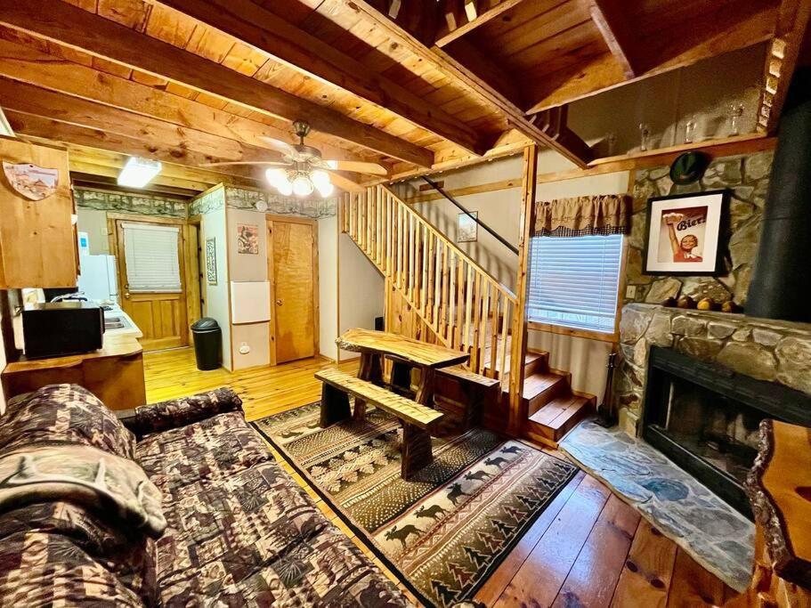 Oktoberfest Themed Cabin In Woods Stream #14 Хелън Екстериор снимка